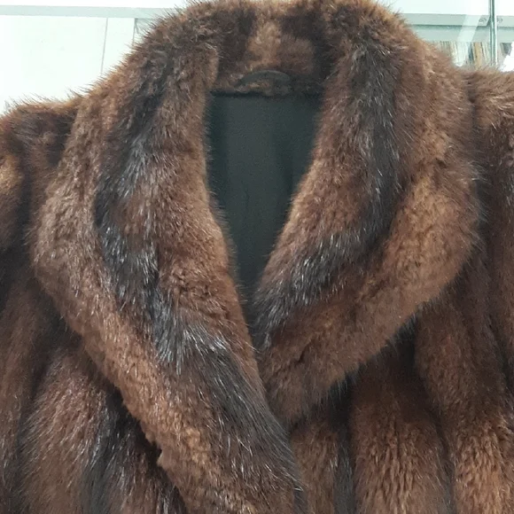 VINTAGE🤎60's Luxurious MID LENGTH Brown Fur Coat Size Med/Lg - Picture 10 of 11